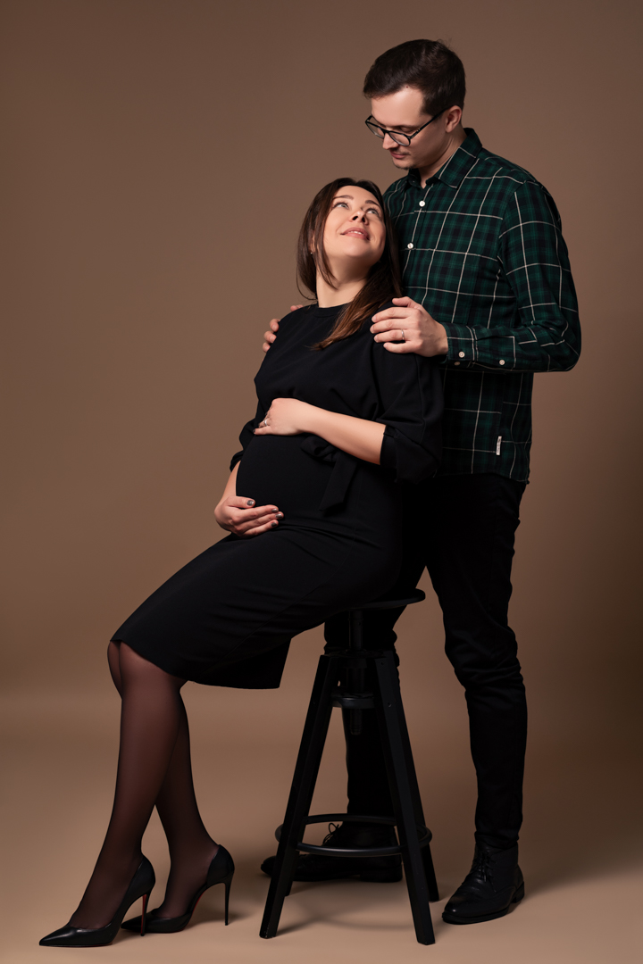 sedinta-foto-gravida-bucuresti-studio-maternitate-recuzita-pret-sarcina